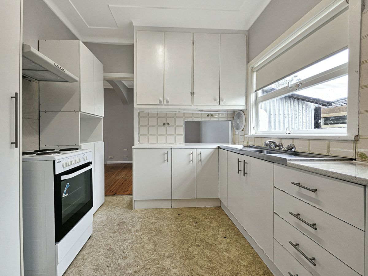 6 Birdwood Road, Georges Hall - image 2