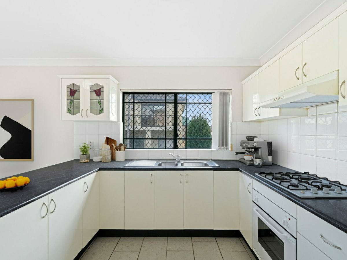 21B Manuka Crescent, Bass Hill - image 2