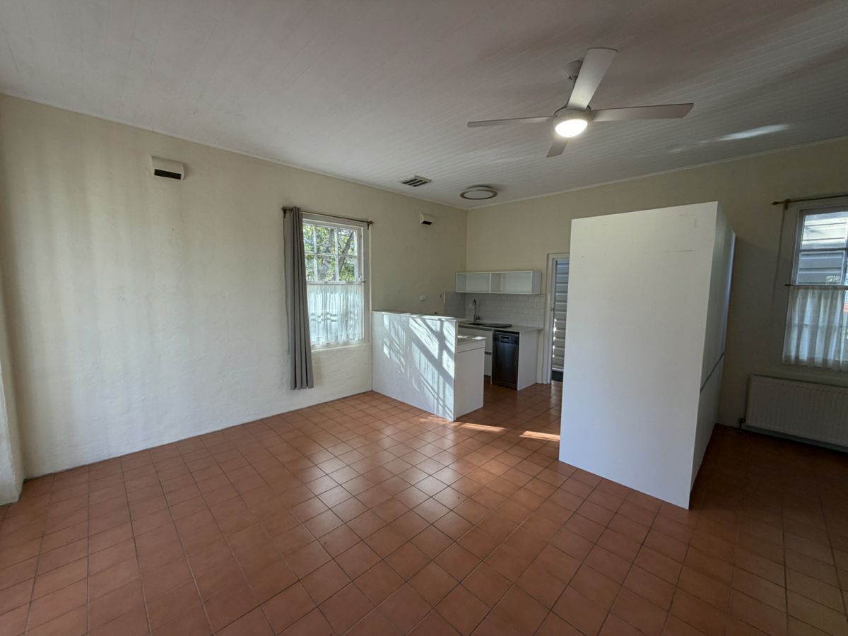 2/38 Blaxland Road, Wentworth Falls - image 3