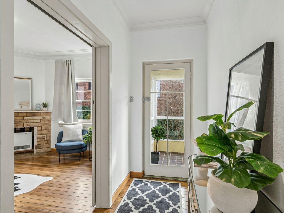 47 Martin Street, Katoomba - image 2