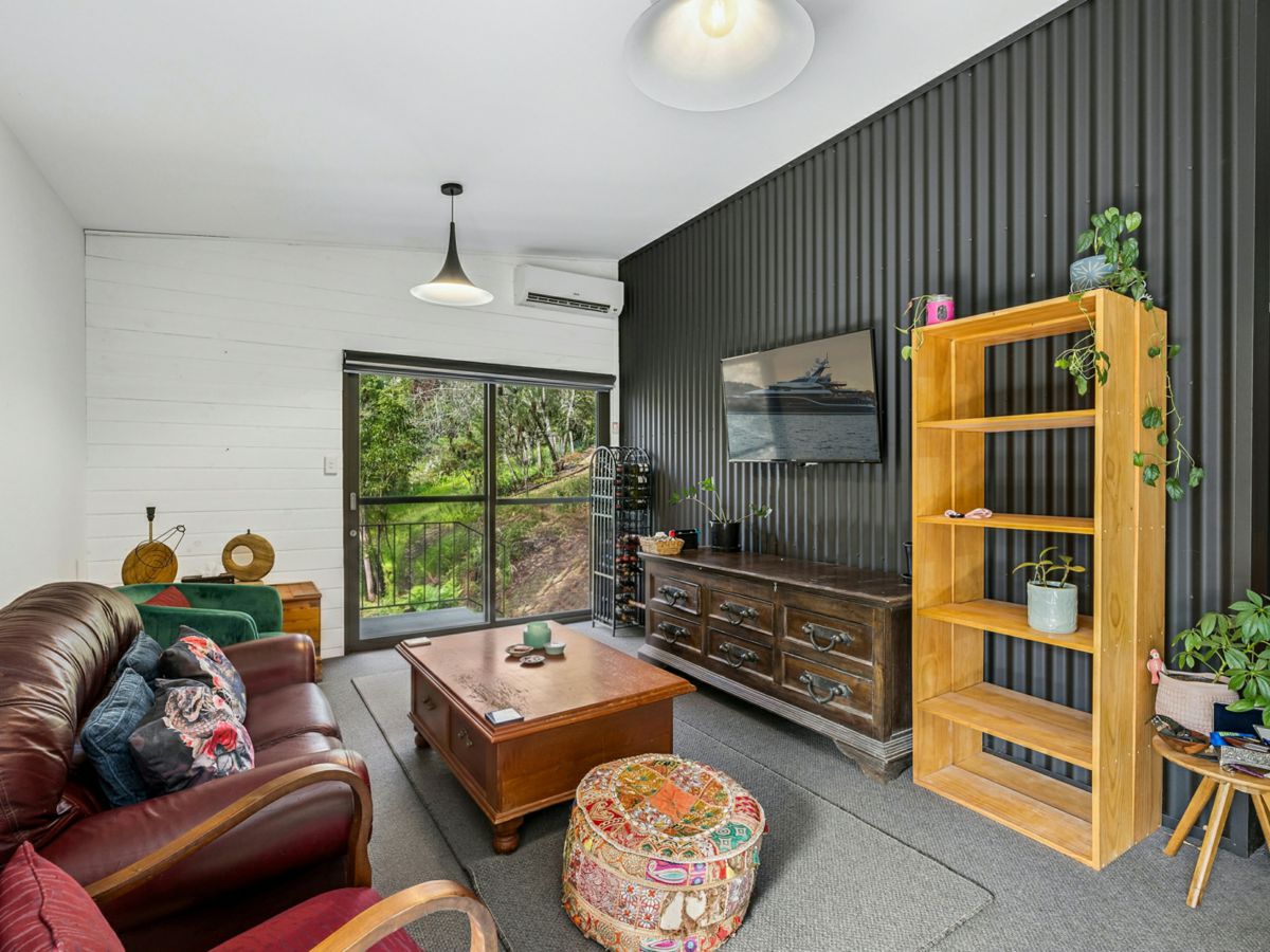 6 Rozelle Street, Wentworth Falls - image 2