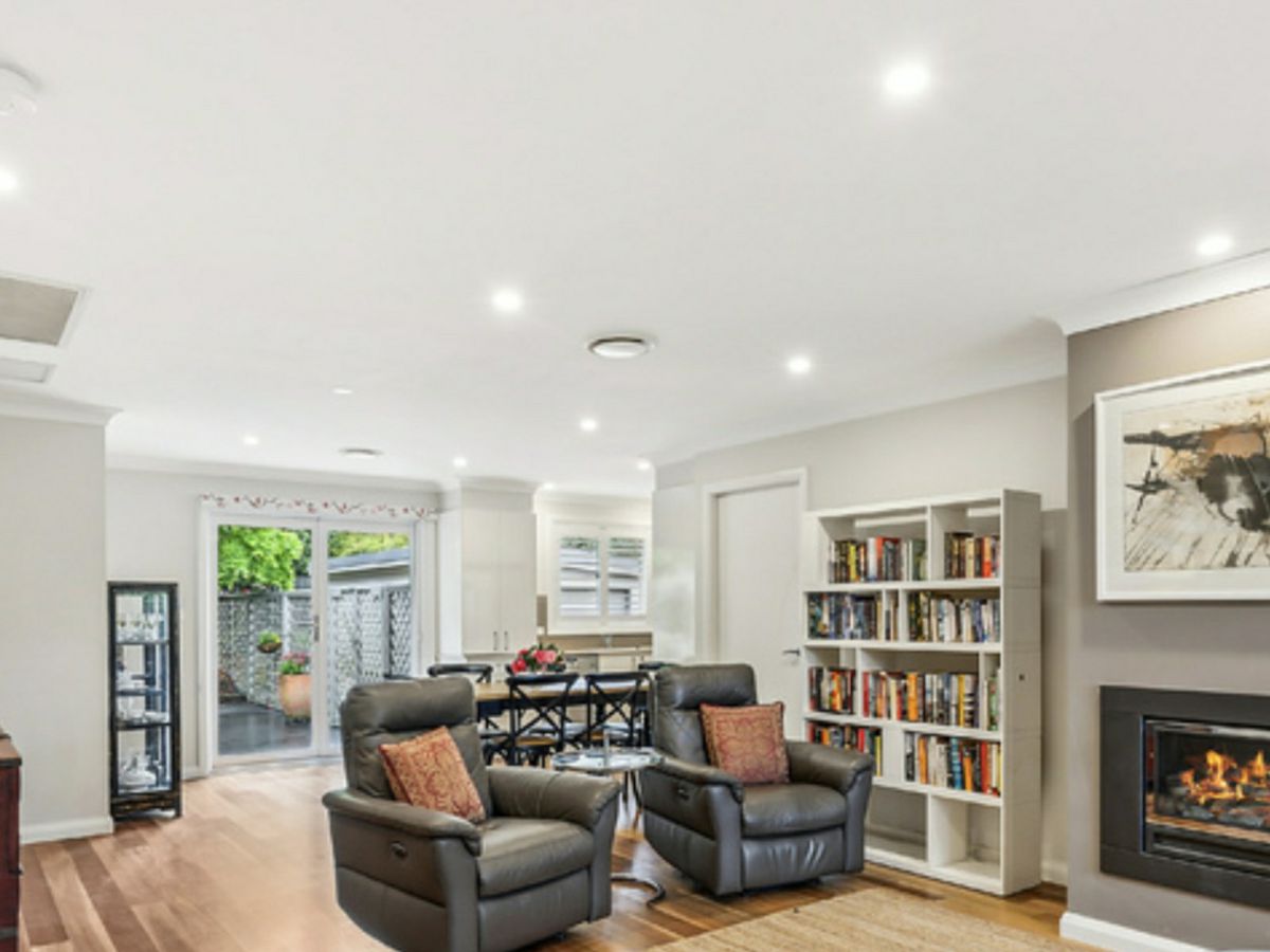 8 Hill Street, Wentworth Falls - image 3