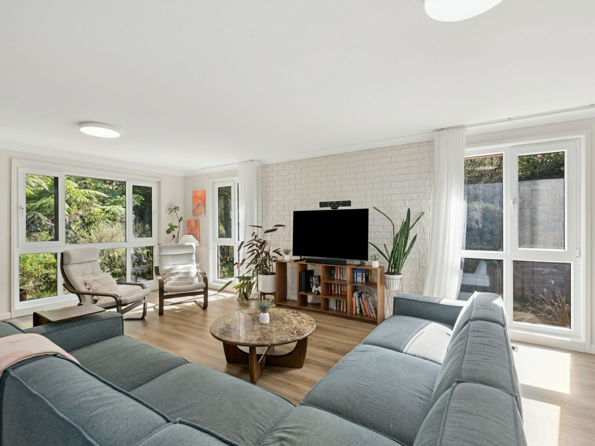 18 Hartley Esplanade, Leura - image 2