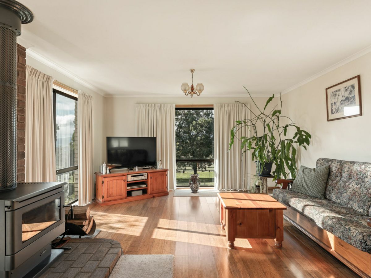 35 Summit Drive, Devon Hills - image 3