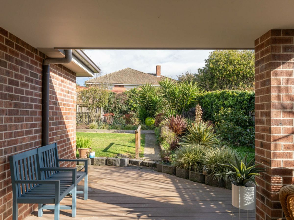 14 Riverdale Grove, Newstead - image 3