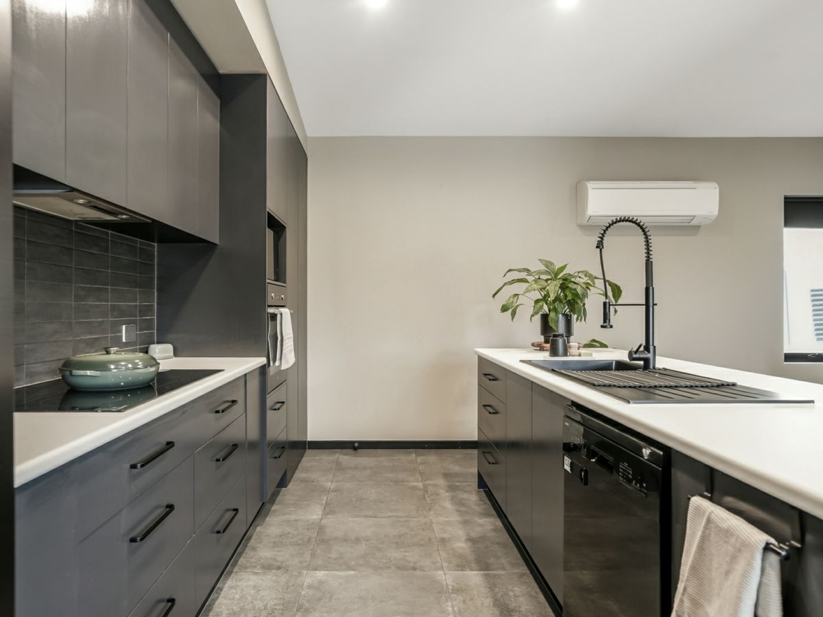 199 Weld Street, Beaconsfield - image 2