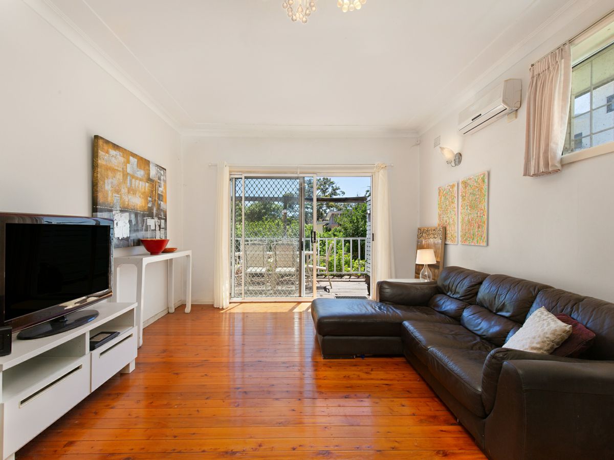 13 Raymond Street, Eastwood - image 1