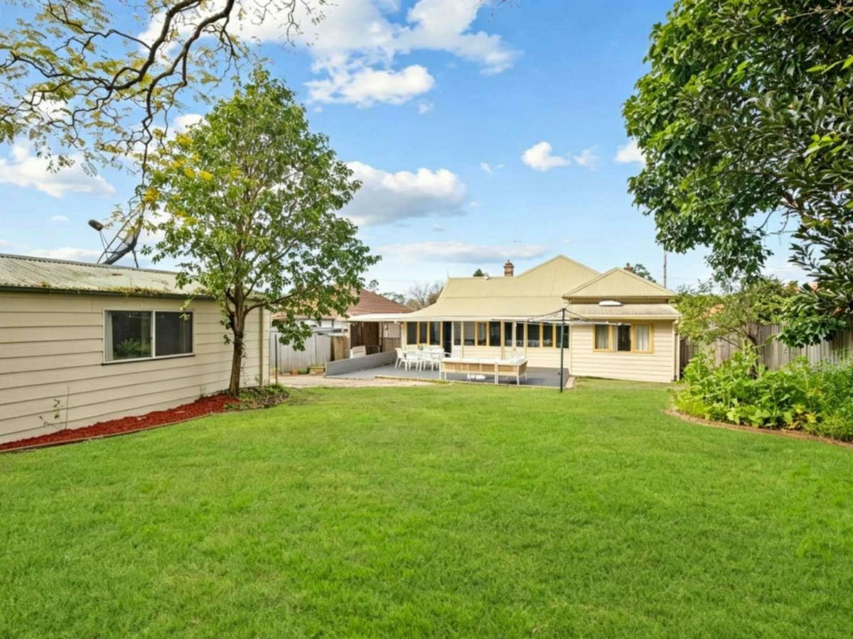 42 Essex Street, Epping - image 2