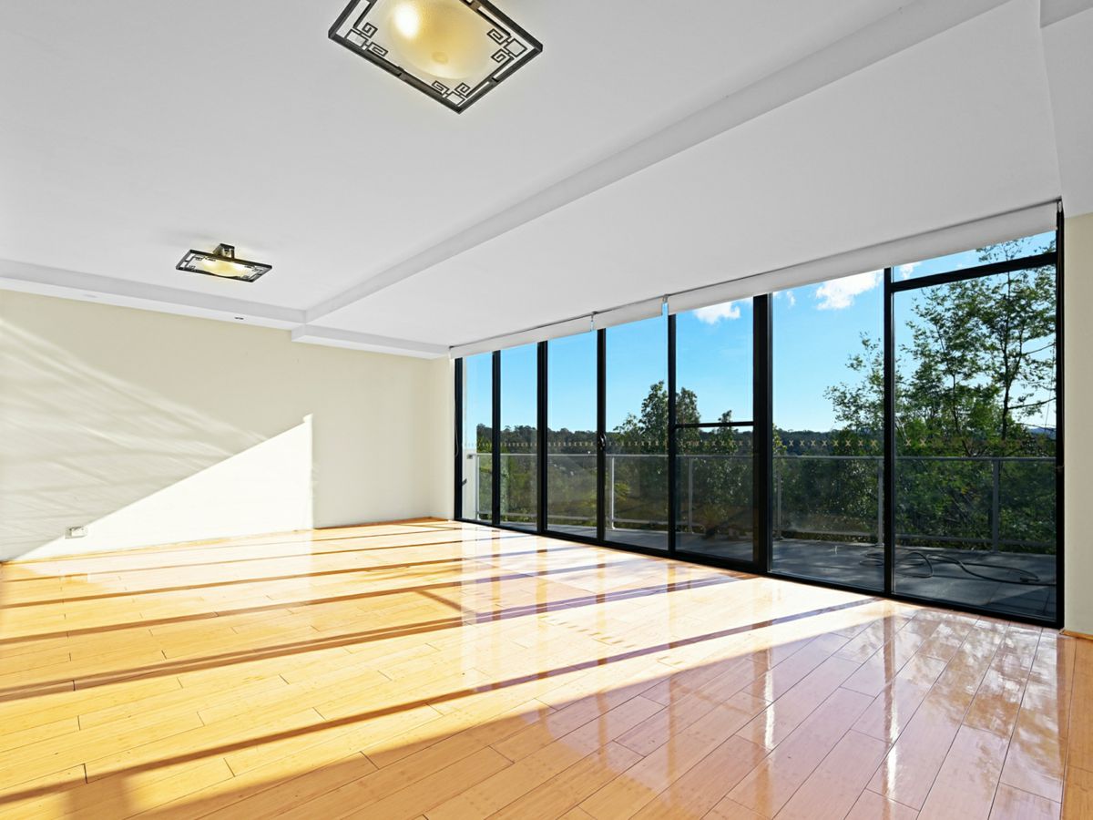 202/215 Waterloo Road, Marsfield - image 1