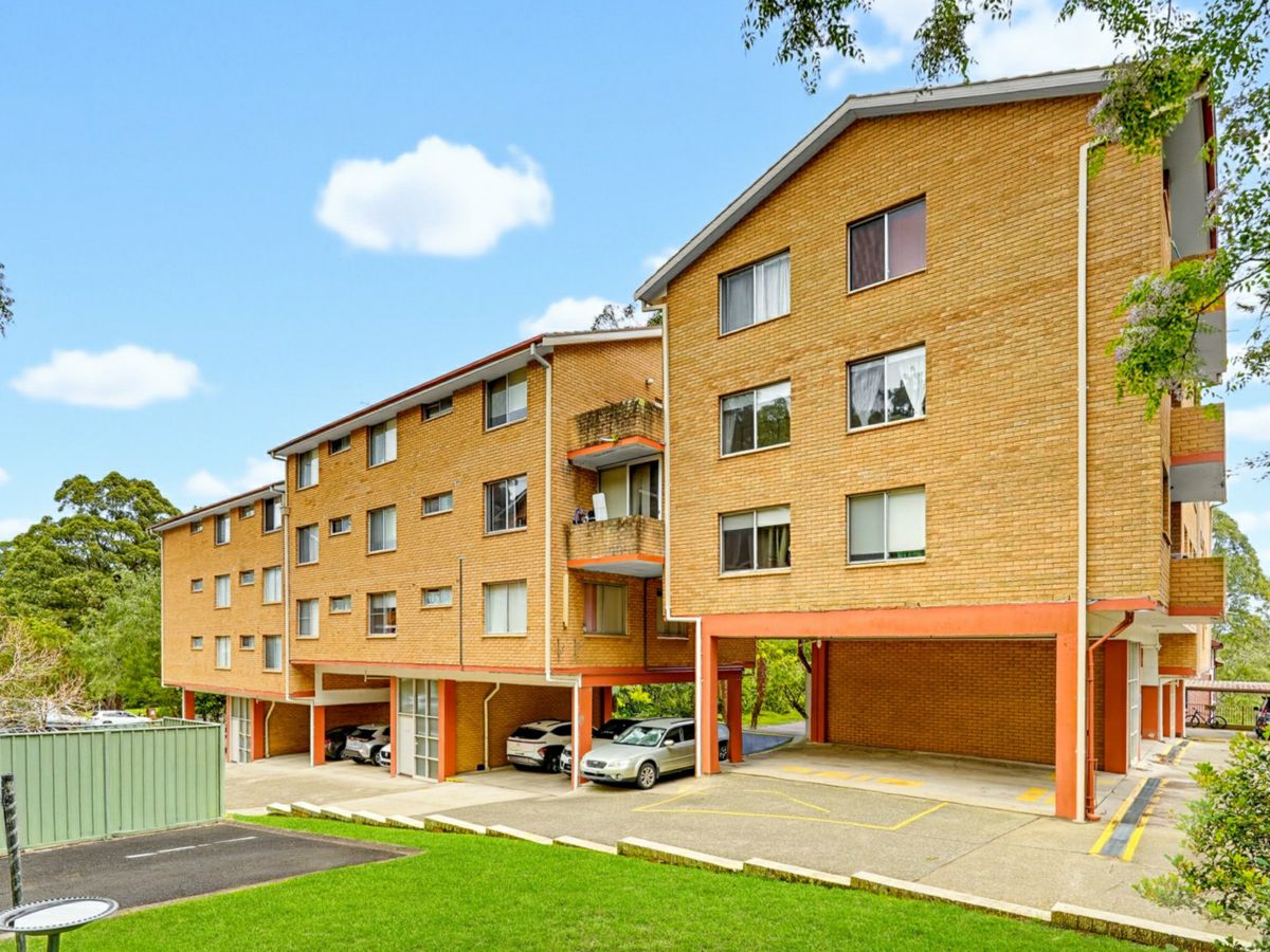 2/5 Leisure Close, Macquarie Park - image 1