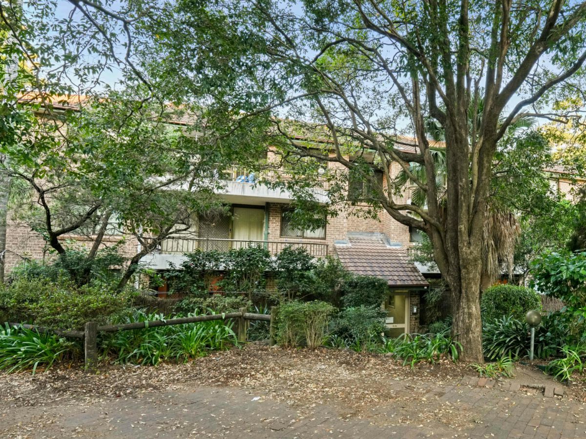 15/13 Carlingford Road, Epping - image 1