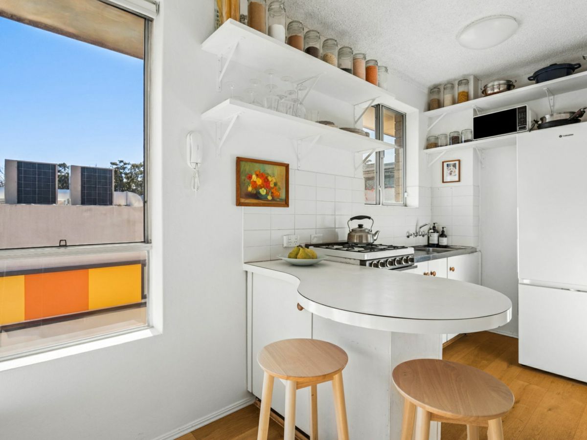 11/9 Forsyth Street, Kingsford - image 2