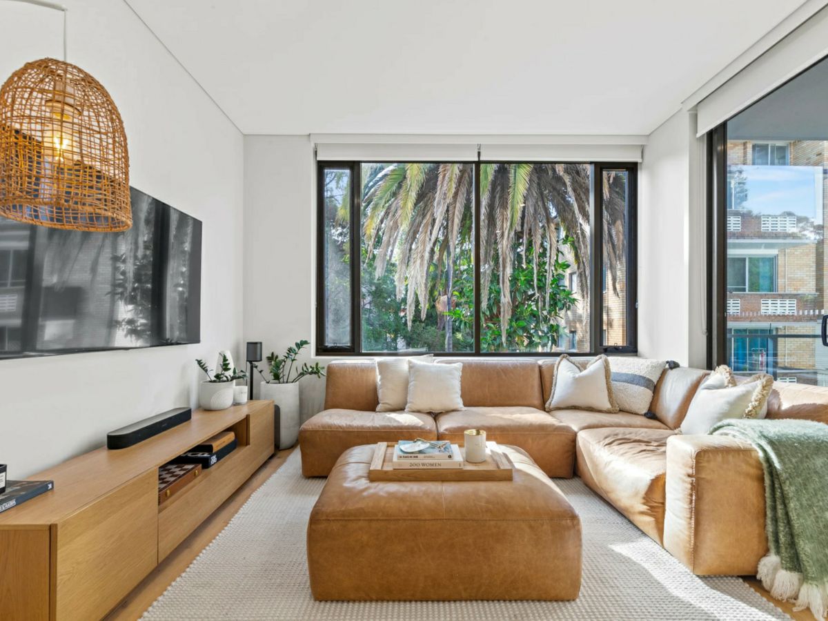 212/105 Wellington Street, Bondi Beach - image 1