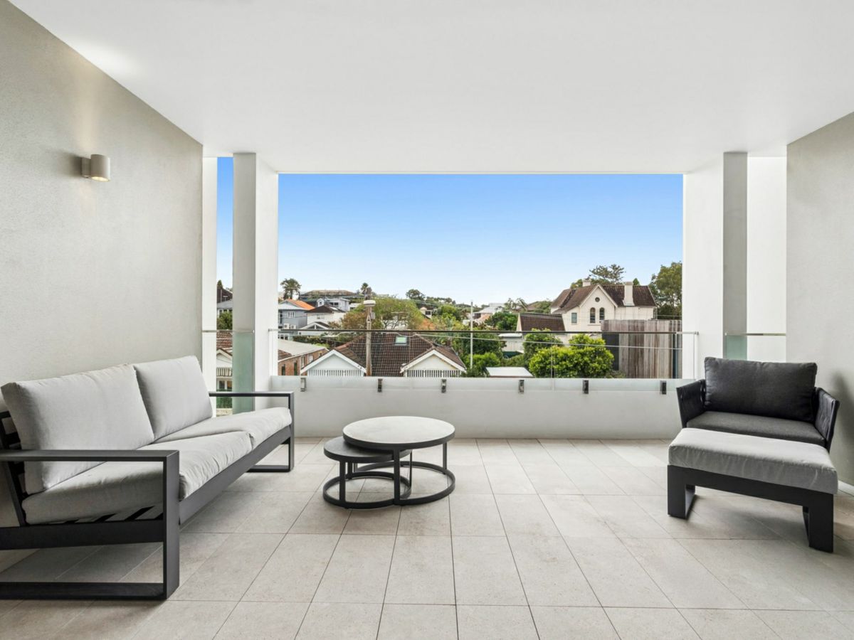 302/113 Macpherson Street, Bronte - image 2