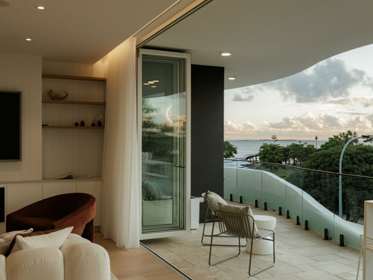 303/439 Esplanade, Manly - image 2