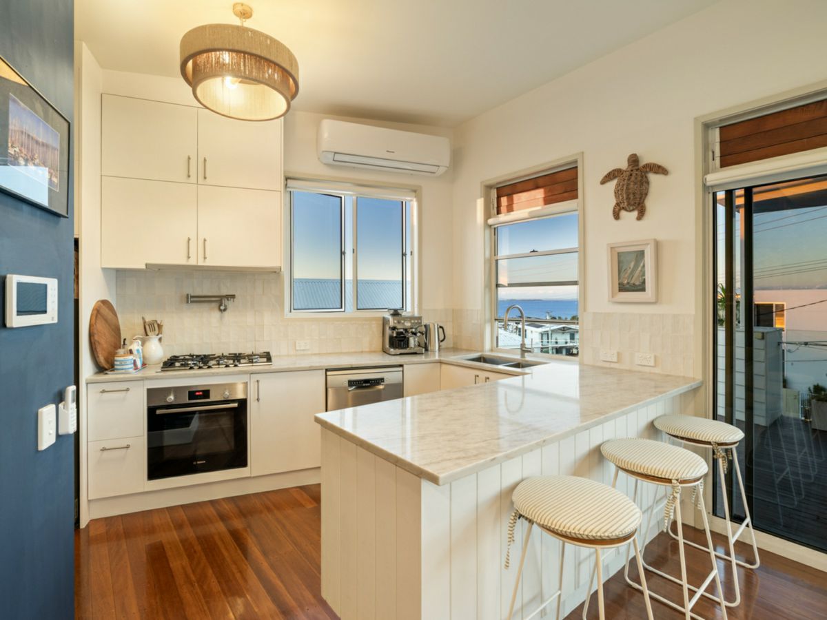 27 Arnold Street, Manly - image 1