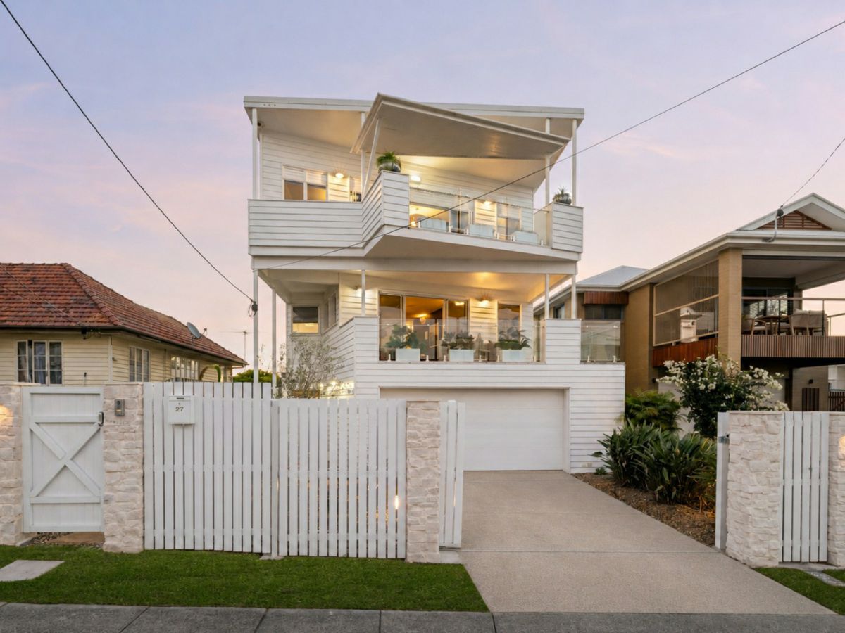 27 Arnold Street, Manly - image 2