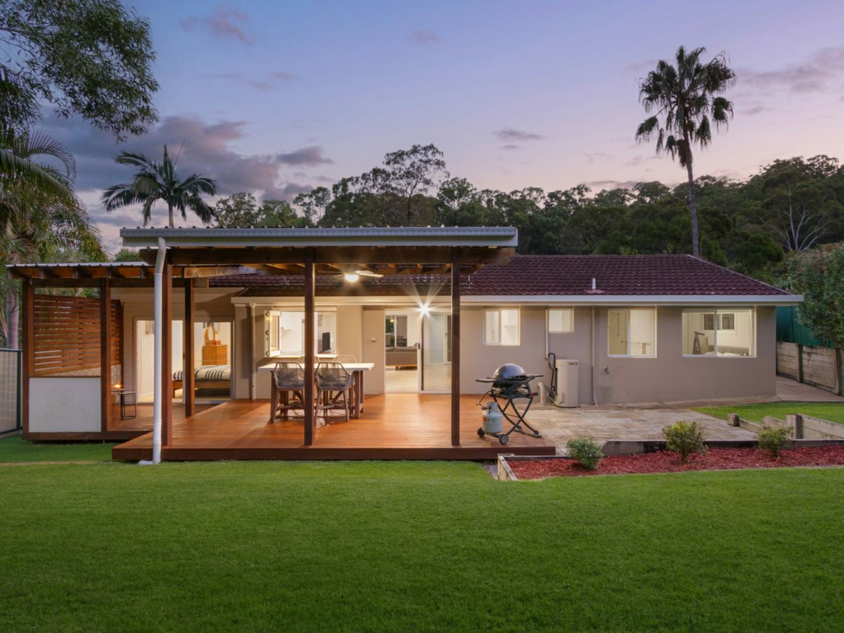 9 Glentrees Grove, Currumbin Waters - image 1