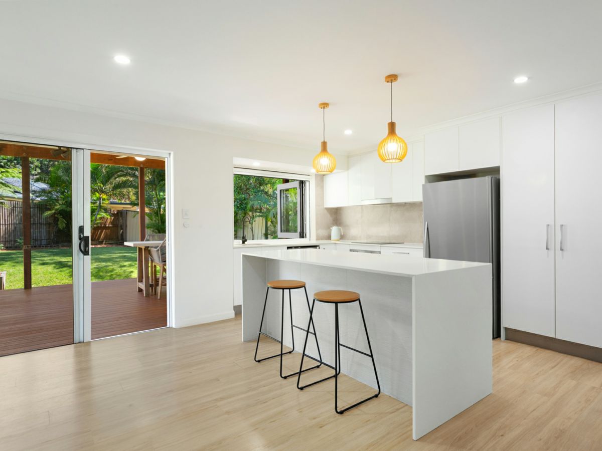 9 Glentrees Grove, Currumbin Waters - image 2