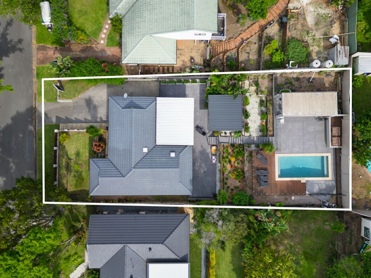 9 Billabong Court, Currumbin Waters - image 2