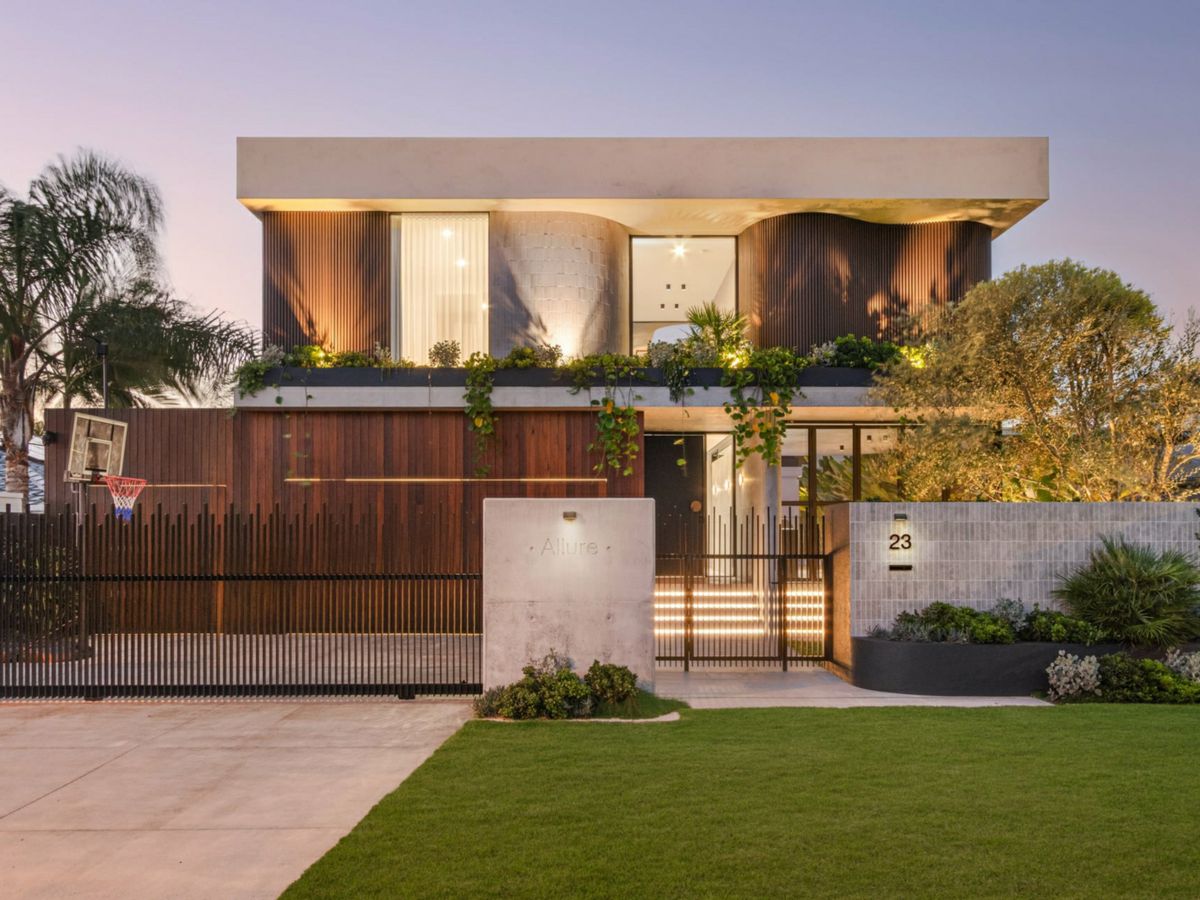 23 Walker Avenue, PALM BEACH