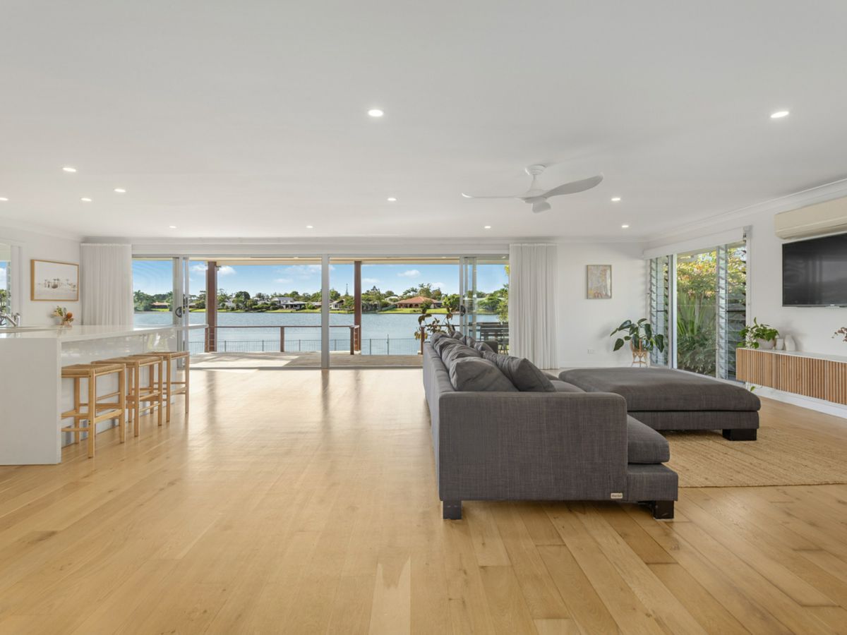 9 Cyclades Crescent, Currumbin Waters - image 1