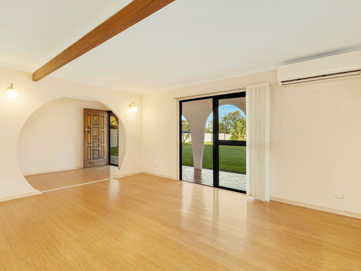 15 John Munro Court, Carrara - image 3