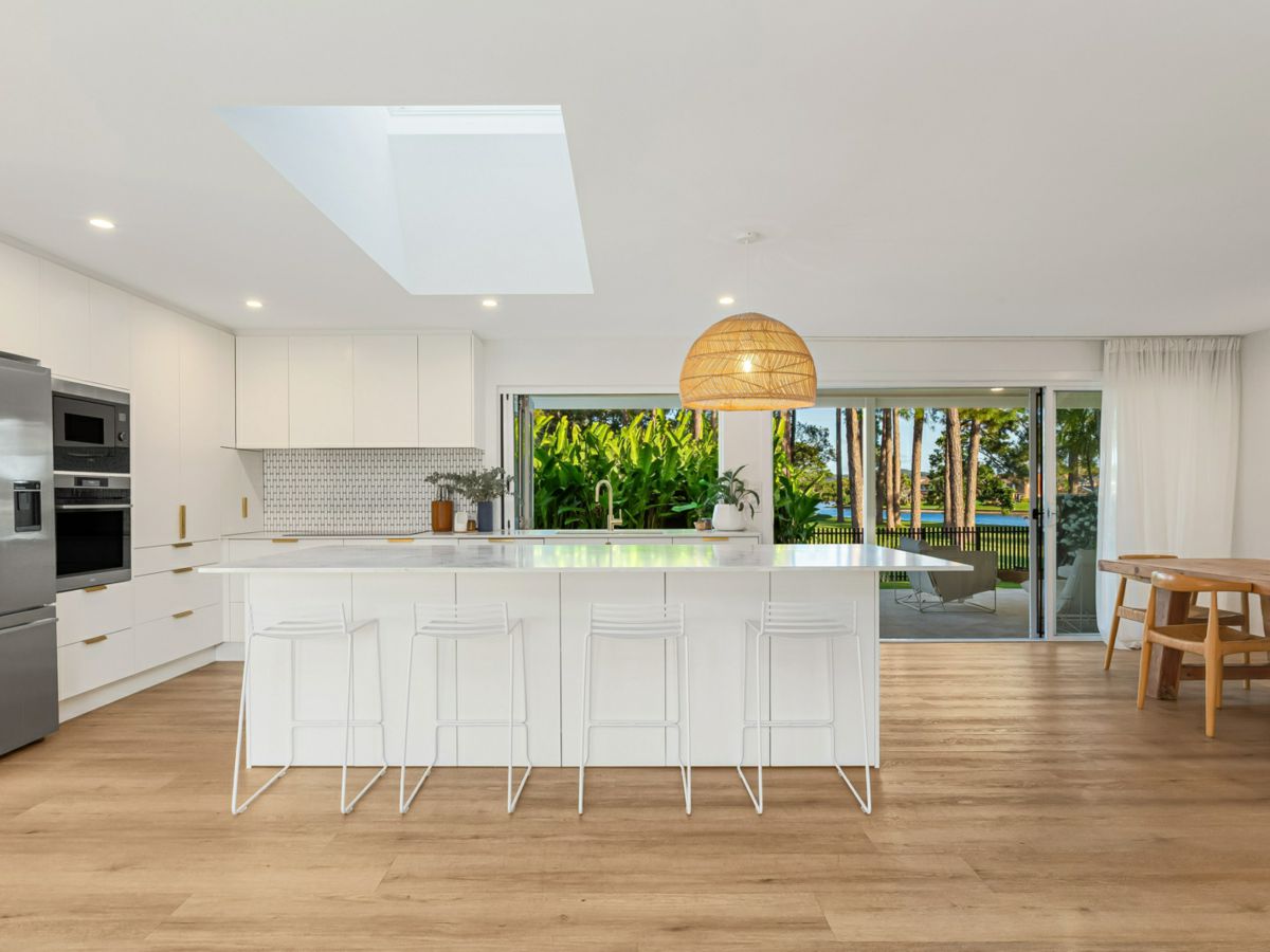 135 Murtha Drive, Elanora - image 2