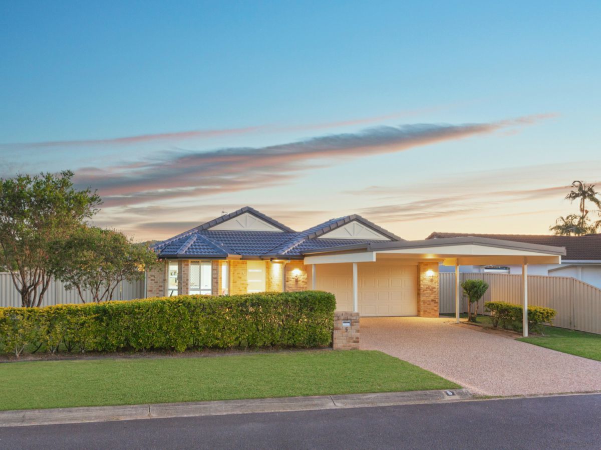 5 Mollys Place, Currumbin Waters - image 1