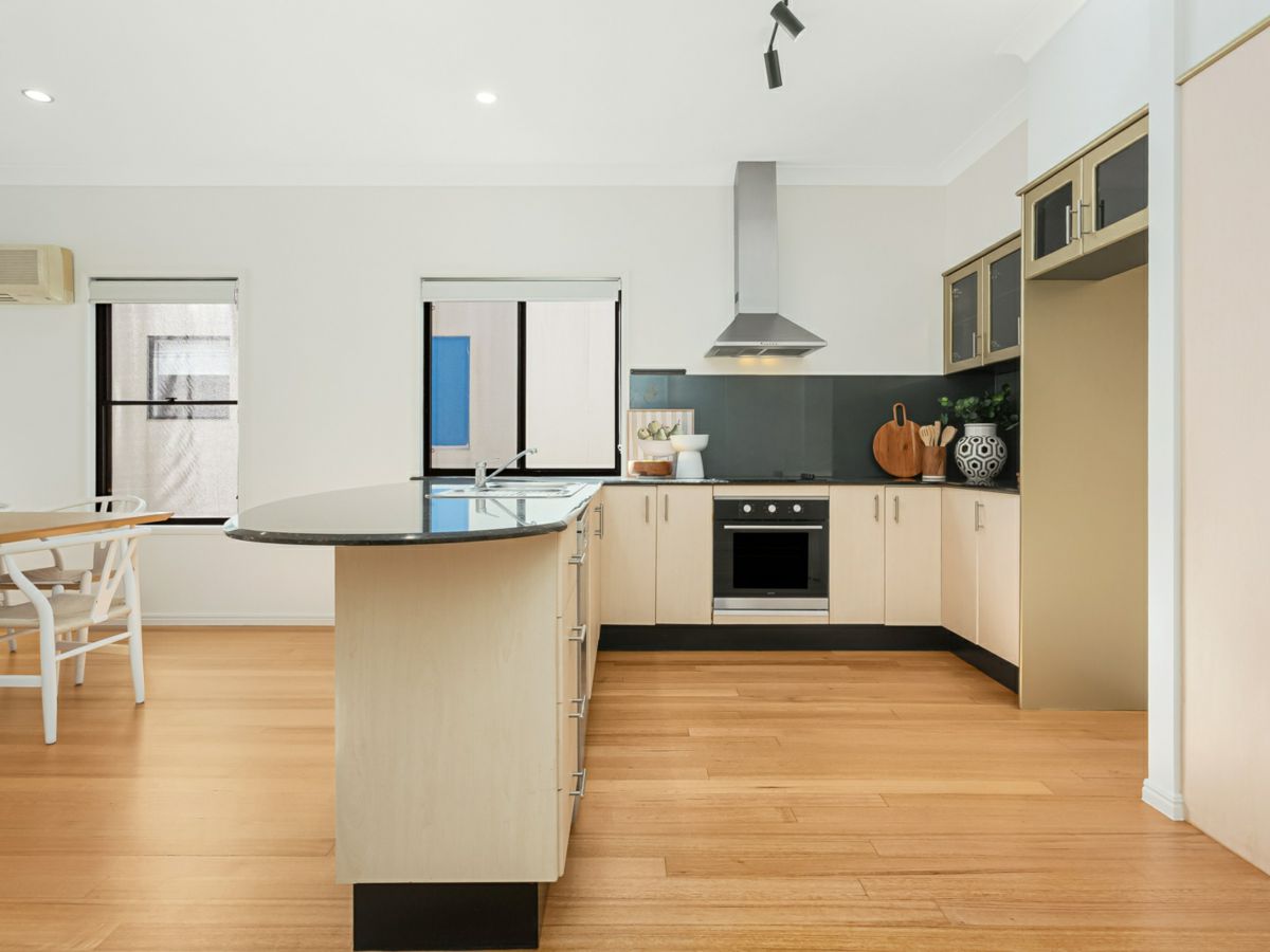 1/75 Laguna Avenue, Palm Beach - image 2