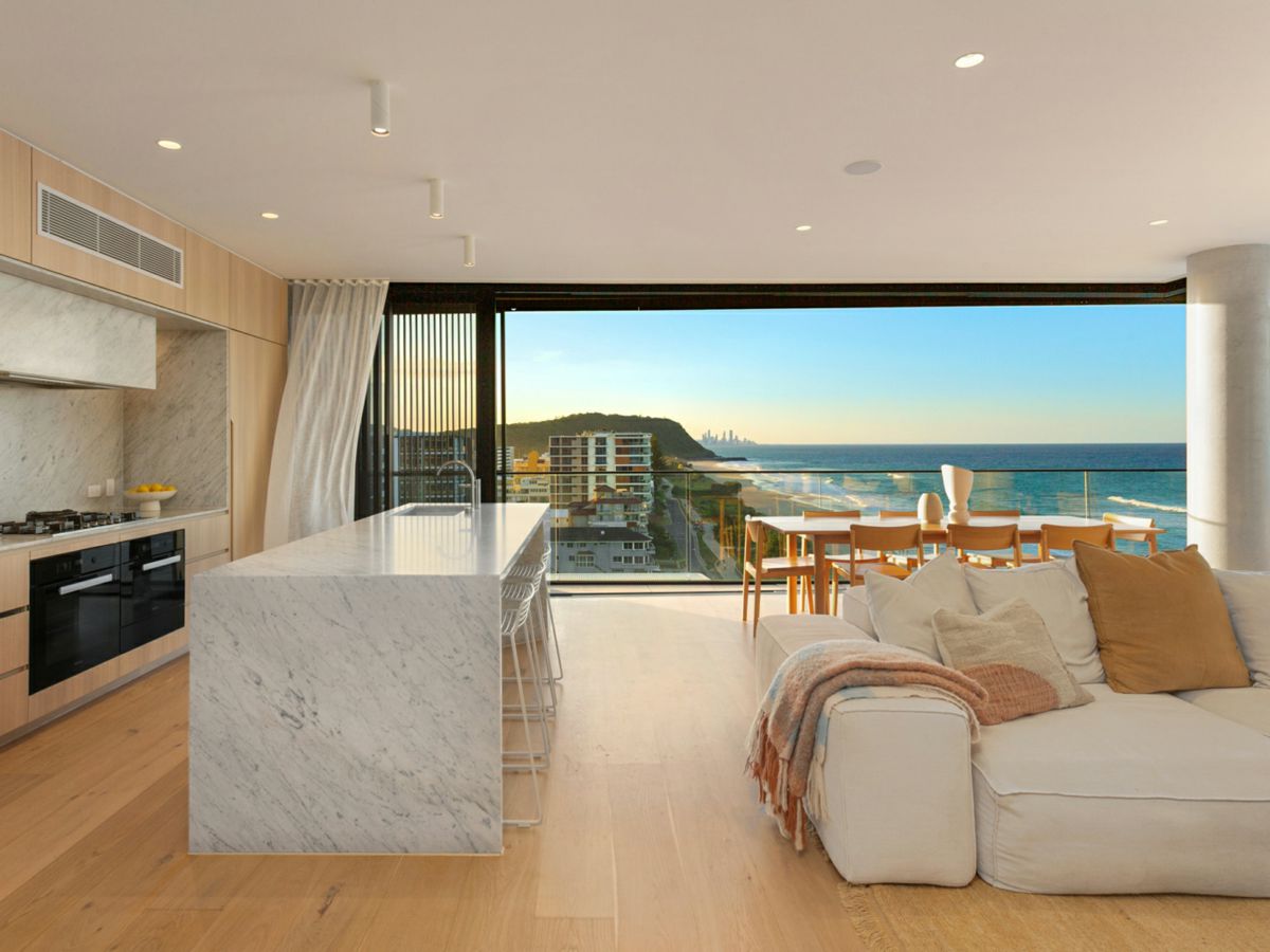902/2 Twenty Third Avenue, Palm Beach - image 1