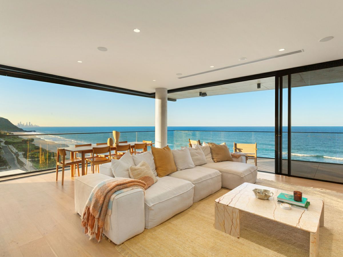 902/2 Twenty Third Avenue, Palm Beach - image 2