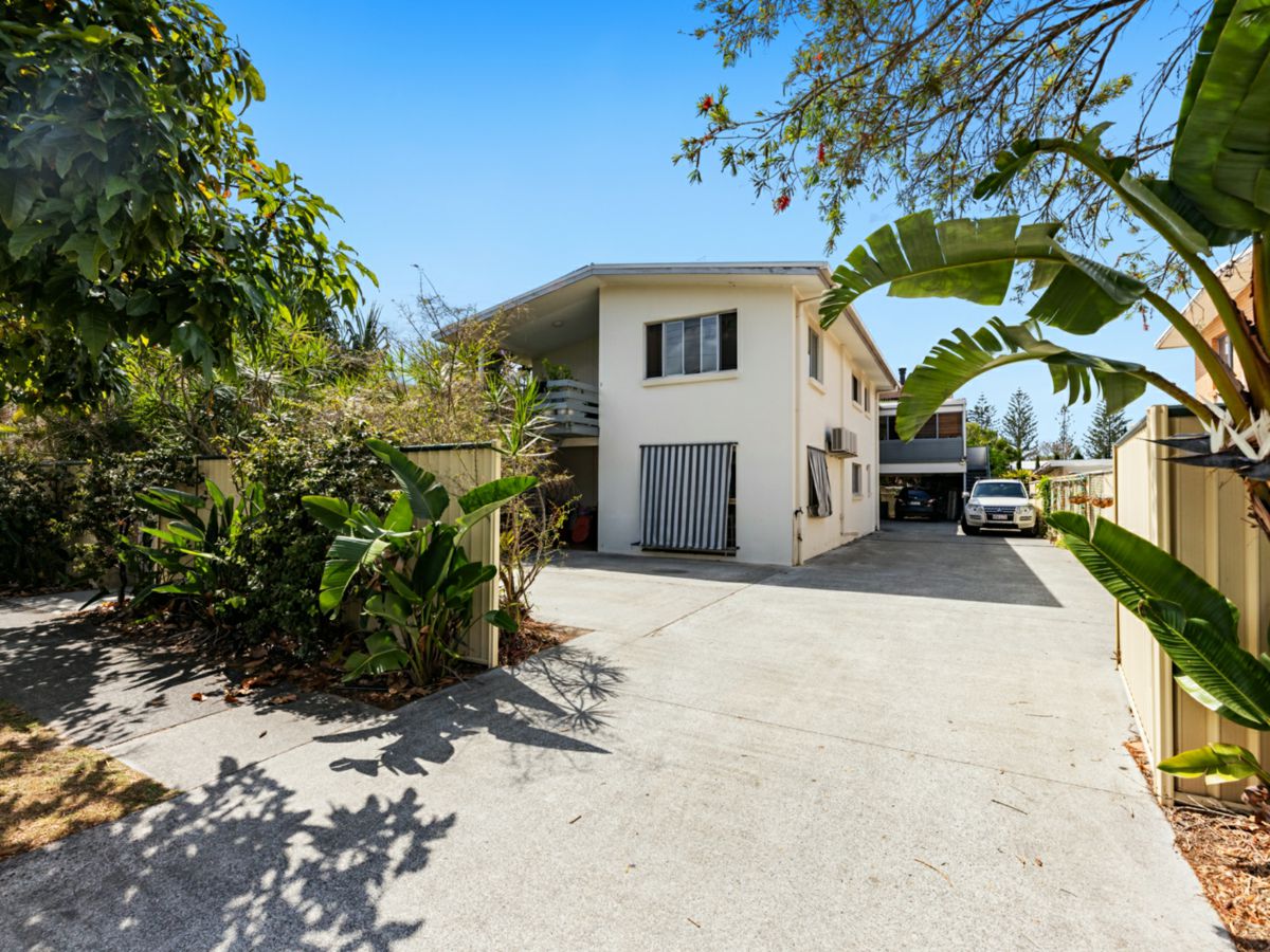 24 Ikkina Road, Burleigh Heads - image 2