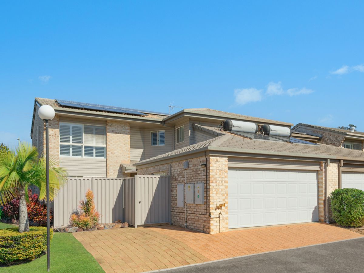 11/19 Robyn Street, Southport - image 1