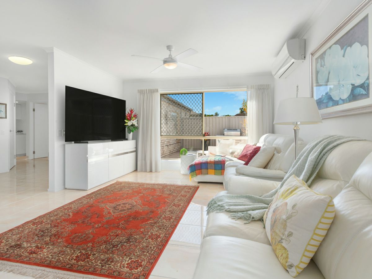 11/19 Robyn Street, Southport - image 3