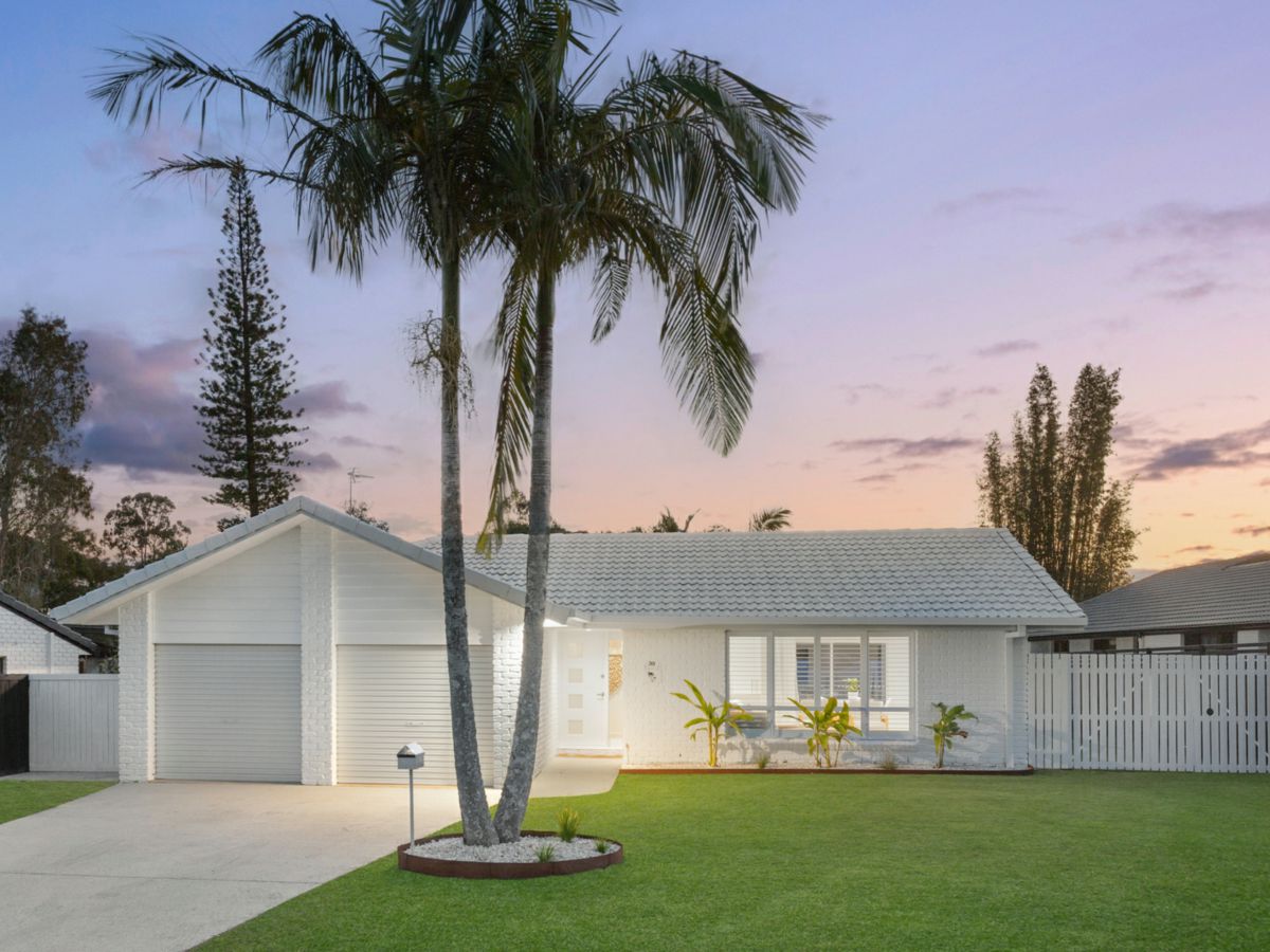 30 Crest Drive, Elanora - image 1
