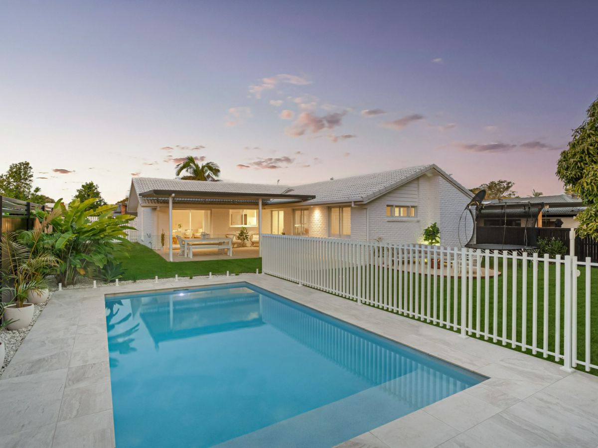 30 Crest Drive, Elanora - image 2