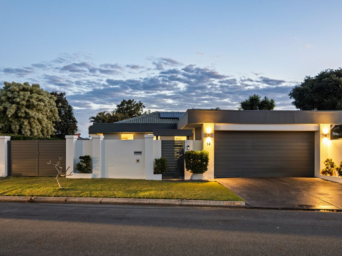 14 Manakin Avenue, Burleigh Waters - image 2