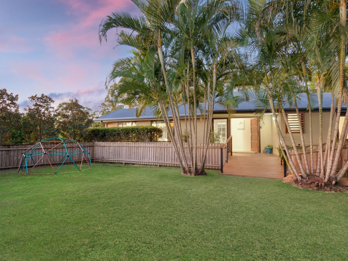 5 Forest Court, Elanora - image 2