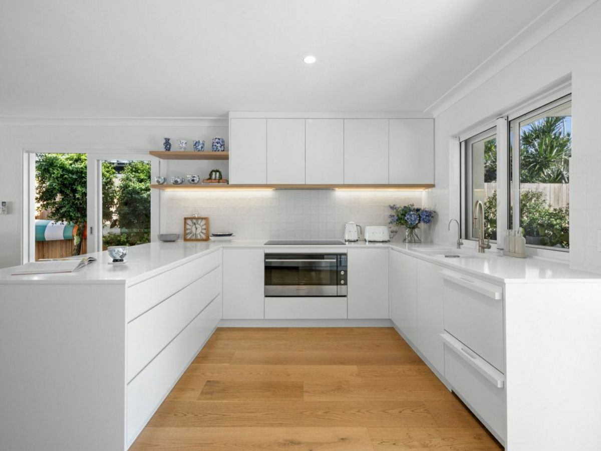 10 Guyra Avenue, Burleigh Heads - image 3