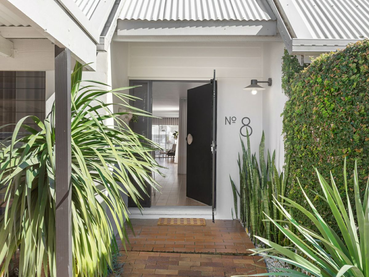8 Chauvel Court, Currumbin Waters - image 3