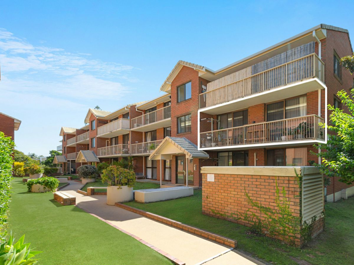 18/1374 Gold Coast Highway, Palm Beach - image 1