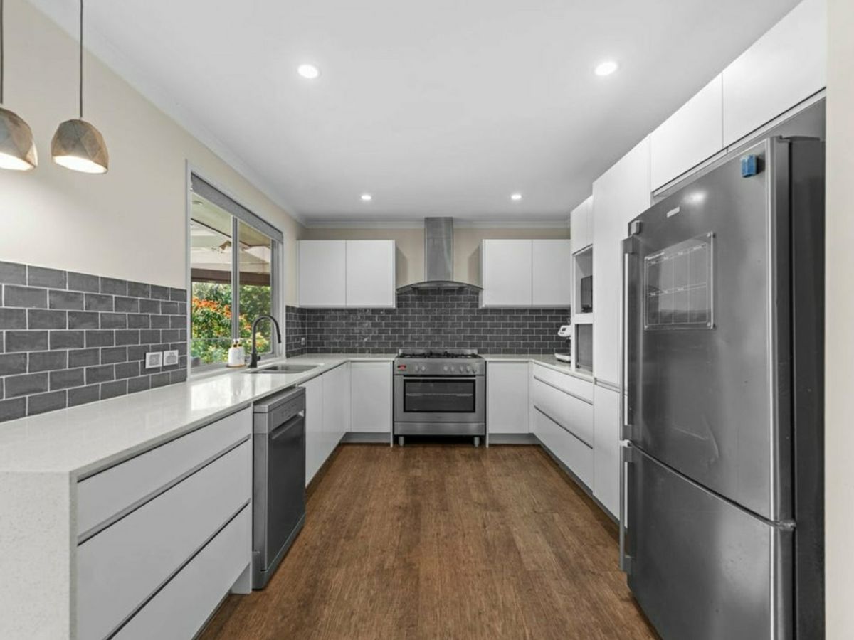 90 Avocado Street, Elanora - image 2