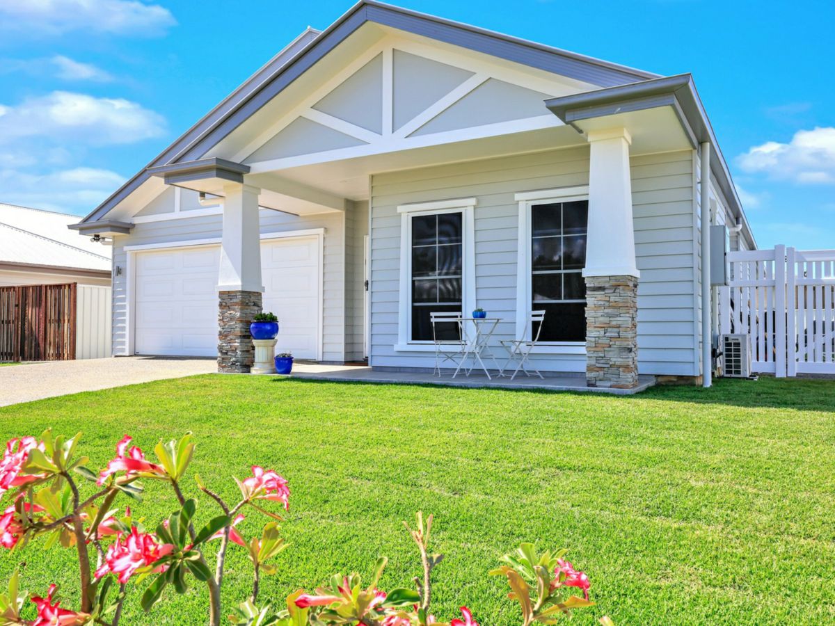 41 Golf View Drive, Coral Cove - image 2