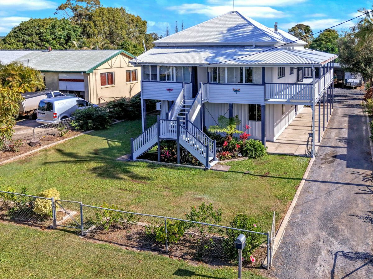 16 Doctor Street, Burnett Heads - image 1