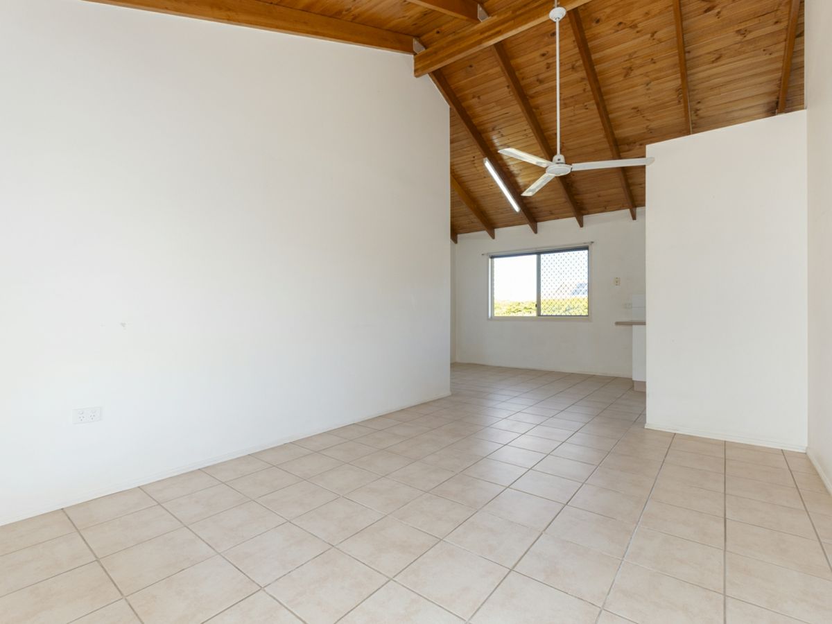 9/23 Thabeban Street, Avenell Heights - image 2
