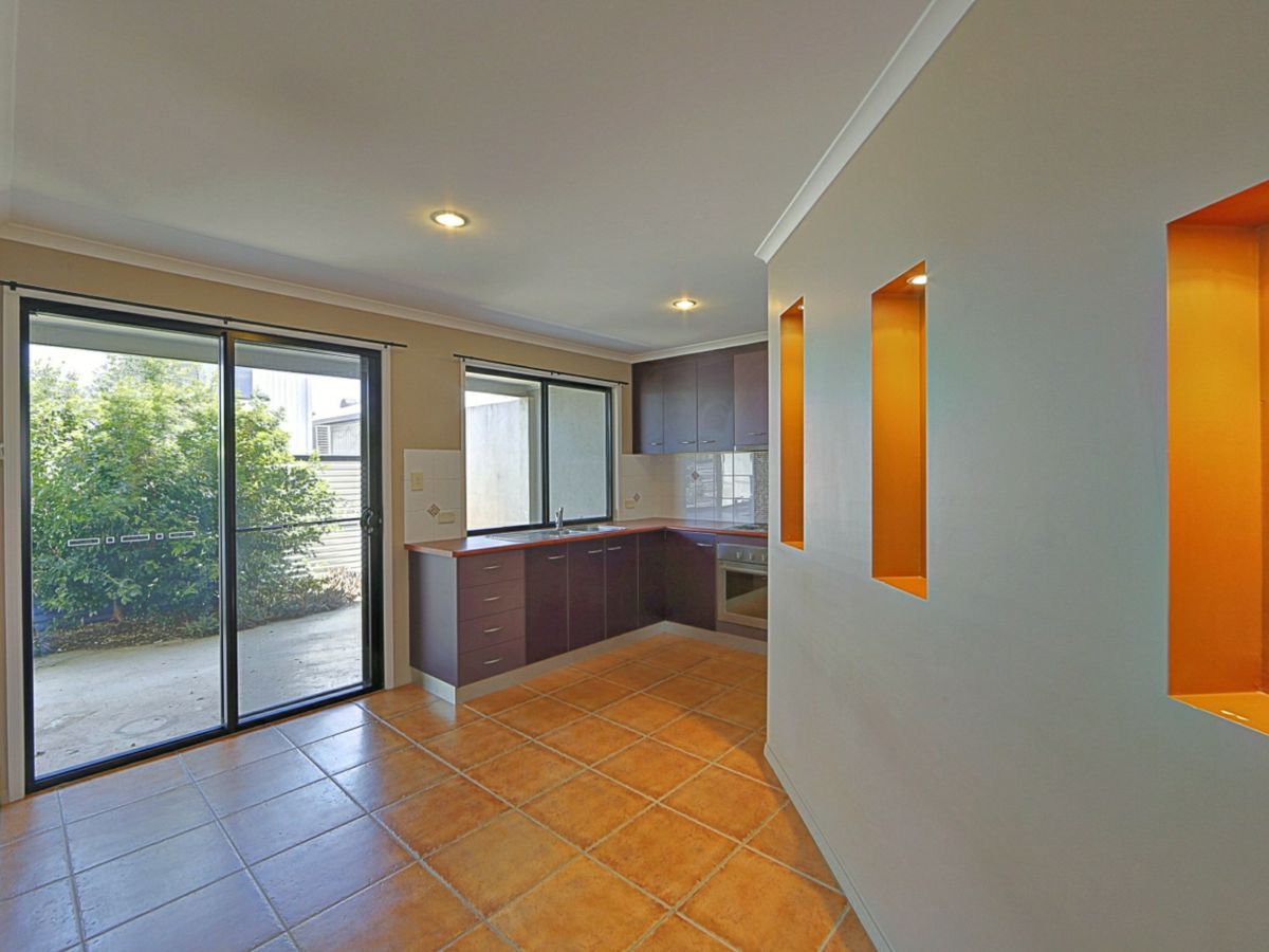 1/37 Vasey Street, Avenell Heights - image 2