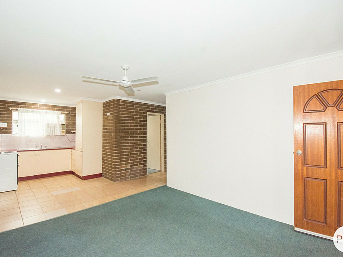 2/90 Hanbury Street, Bundaberg North - image 2