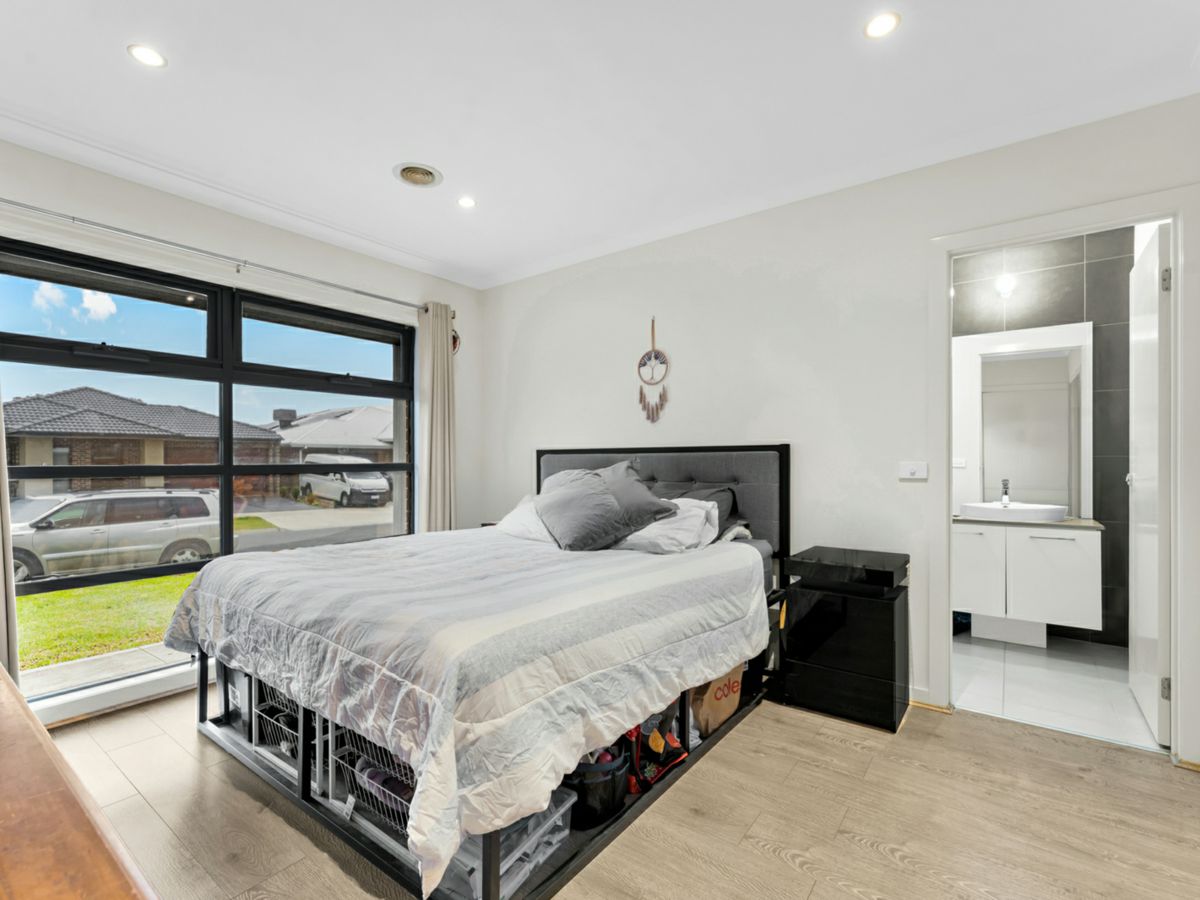 7 Crawford Rise, Cobblebank - image 2
