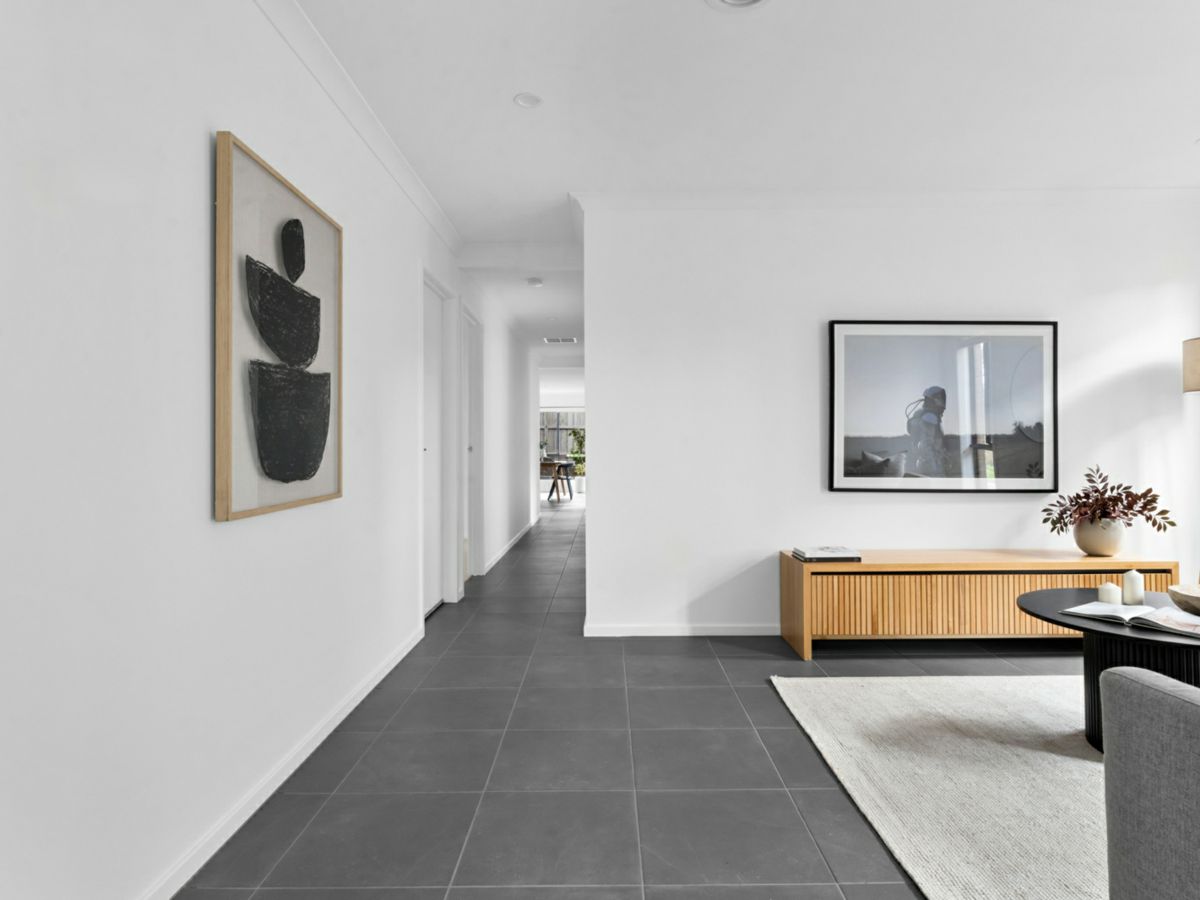 93 Bayview Road, Officer - image 2